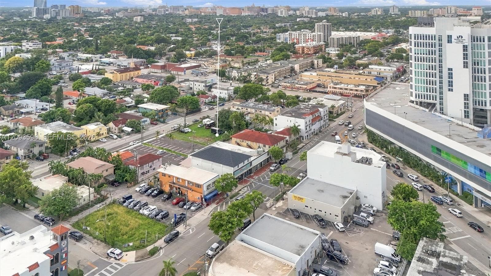 2554 SW 8th St, Miami FL 33135