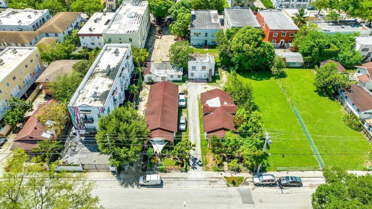 964 SW 3rd St, Miami FL 33130