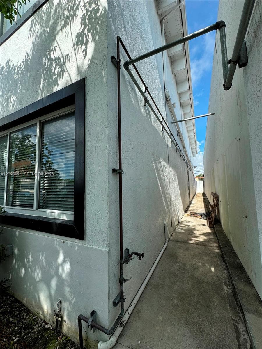 7142 NE 2nd Ave, Miami FL 33138