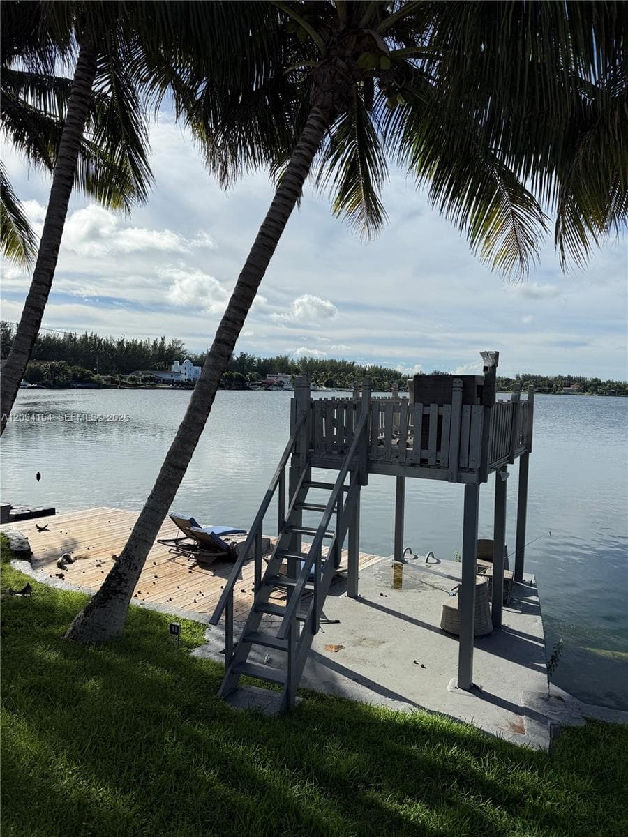 8300 SW 48th St, Miami FL 33155