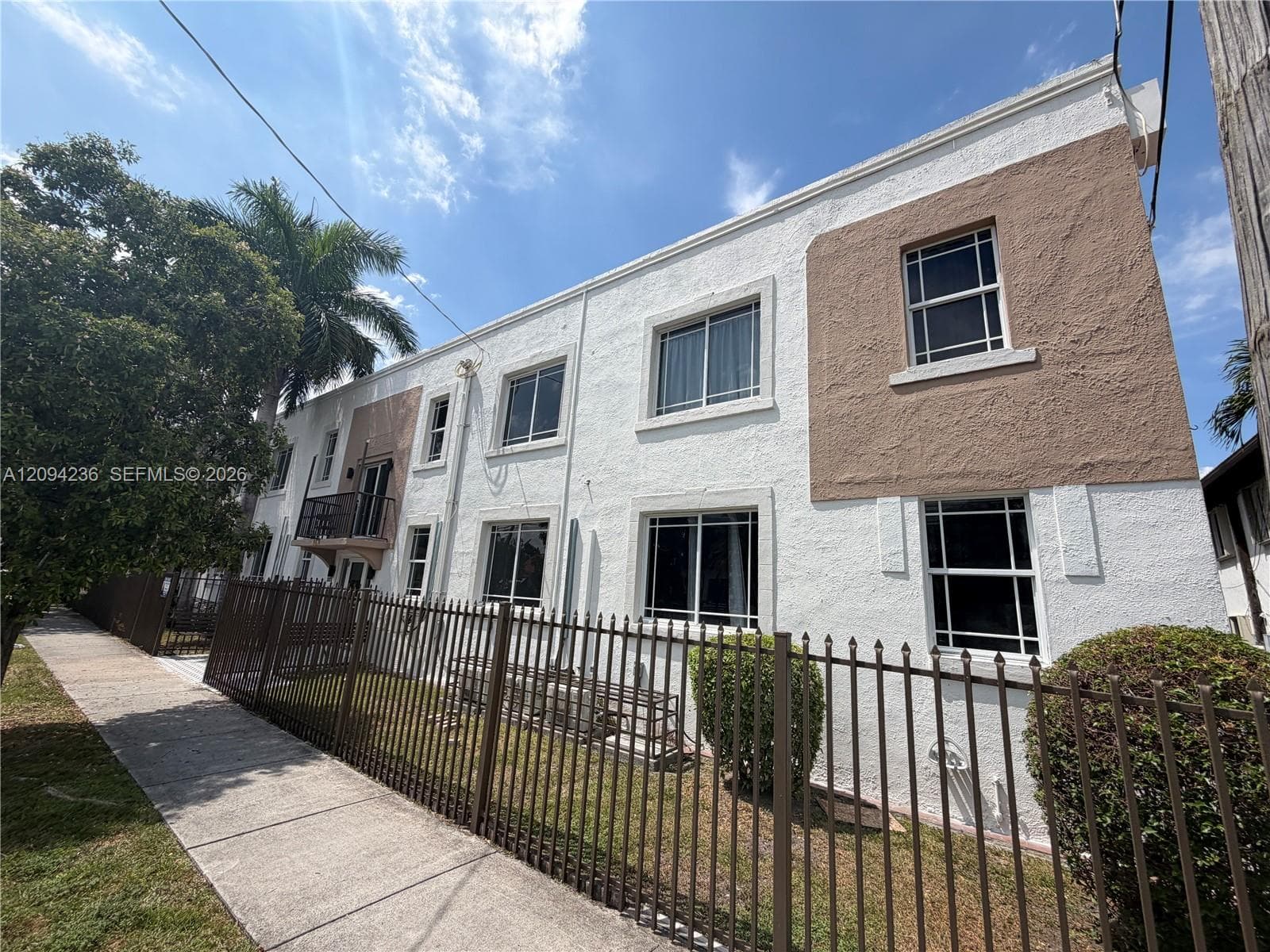2425 SW 6th St, Miami FL 33135