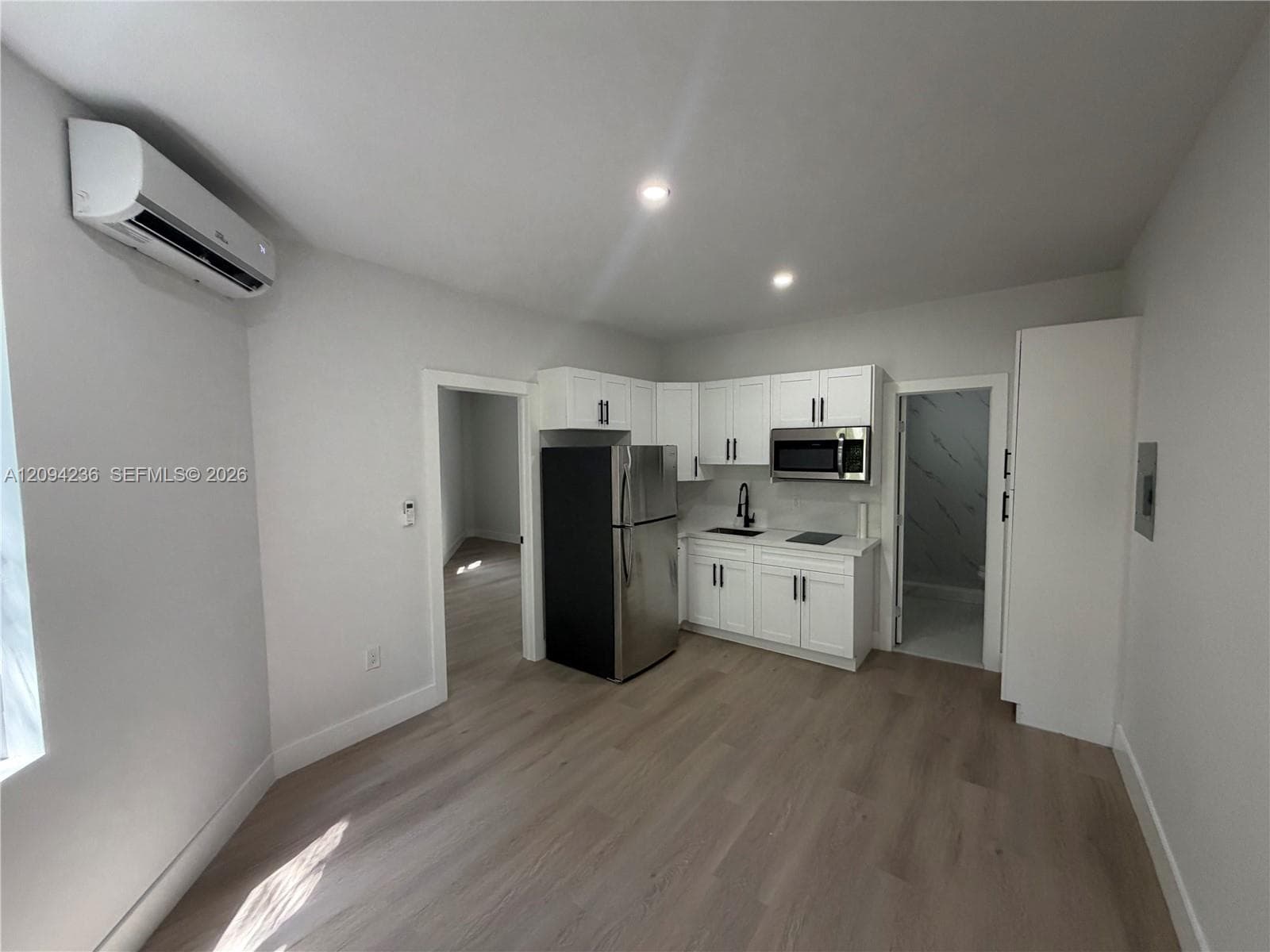 2425 SW 6th St, Miami FL 33135