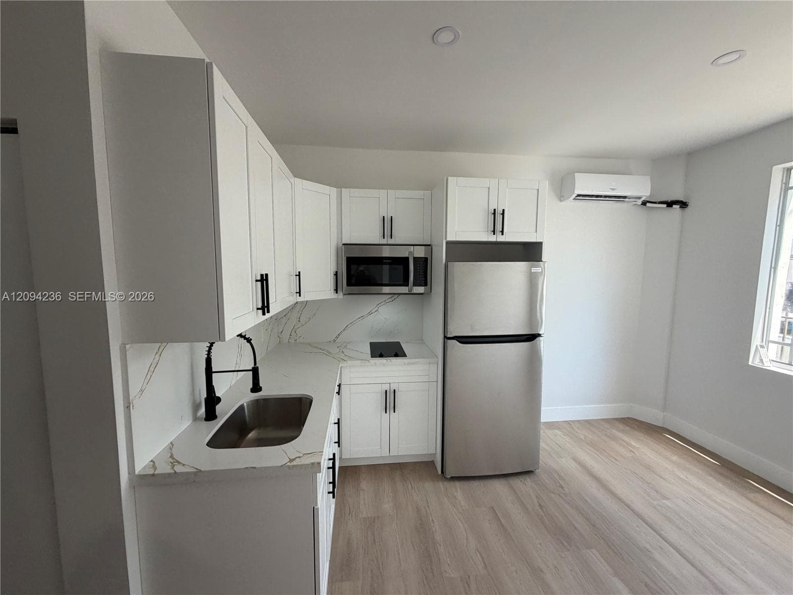2425 SW 6th St, Miami FL 33135