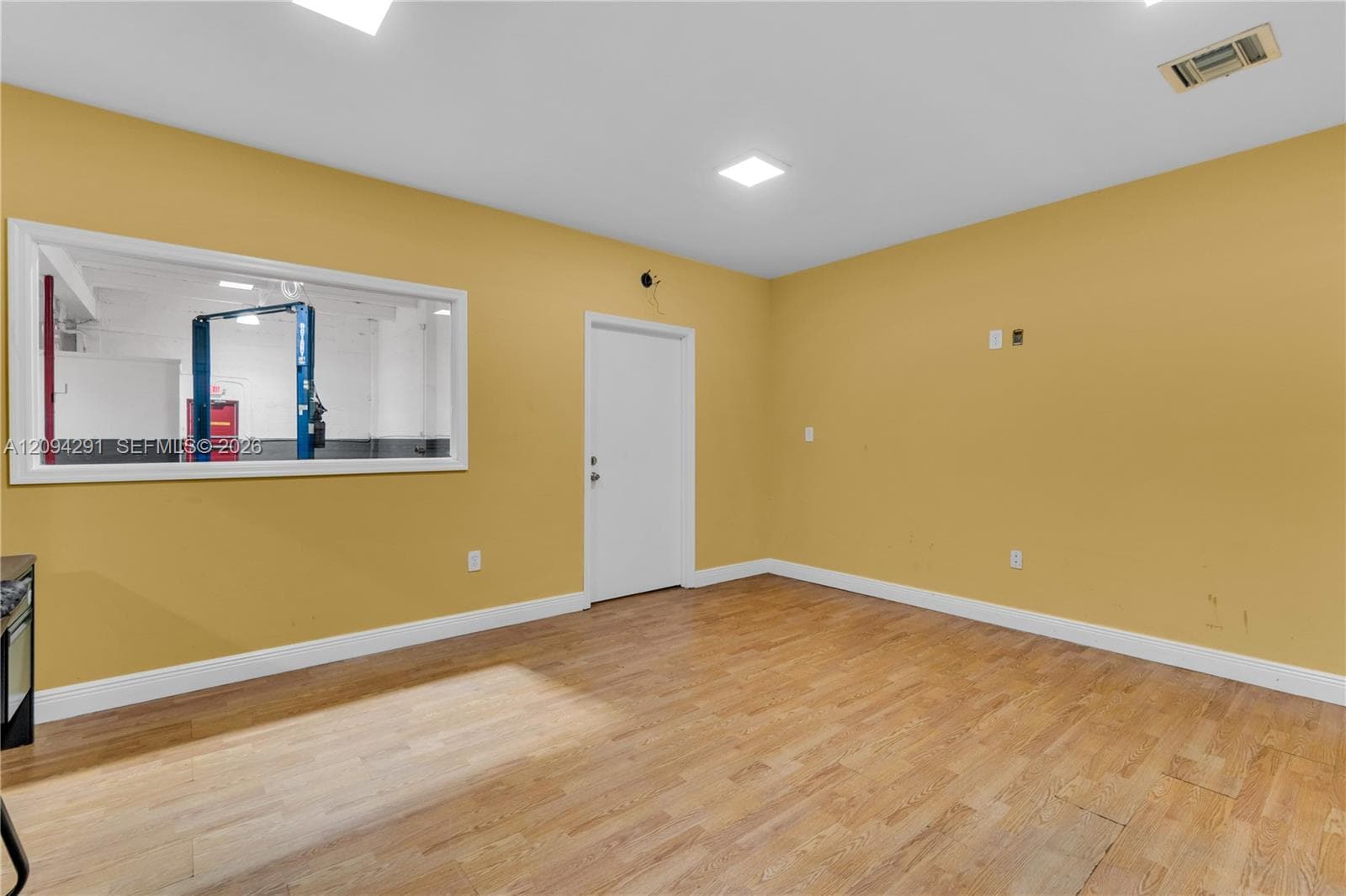 2726 NW 35th St, Miami FL 33142