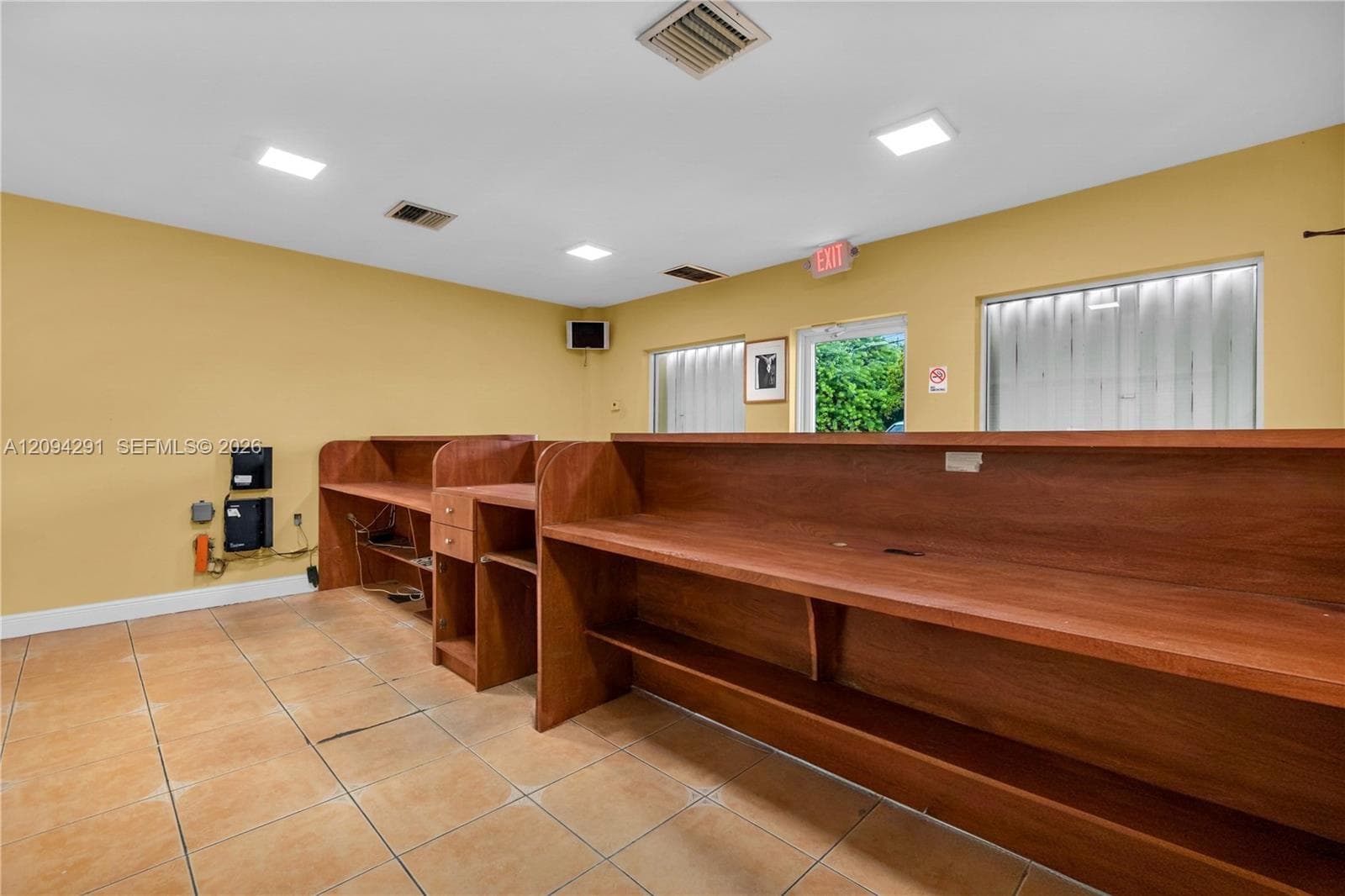 2726 NW 35th St, Miami FL 33142