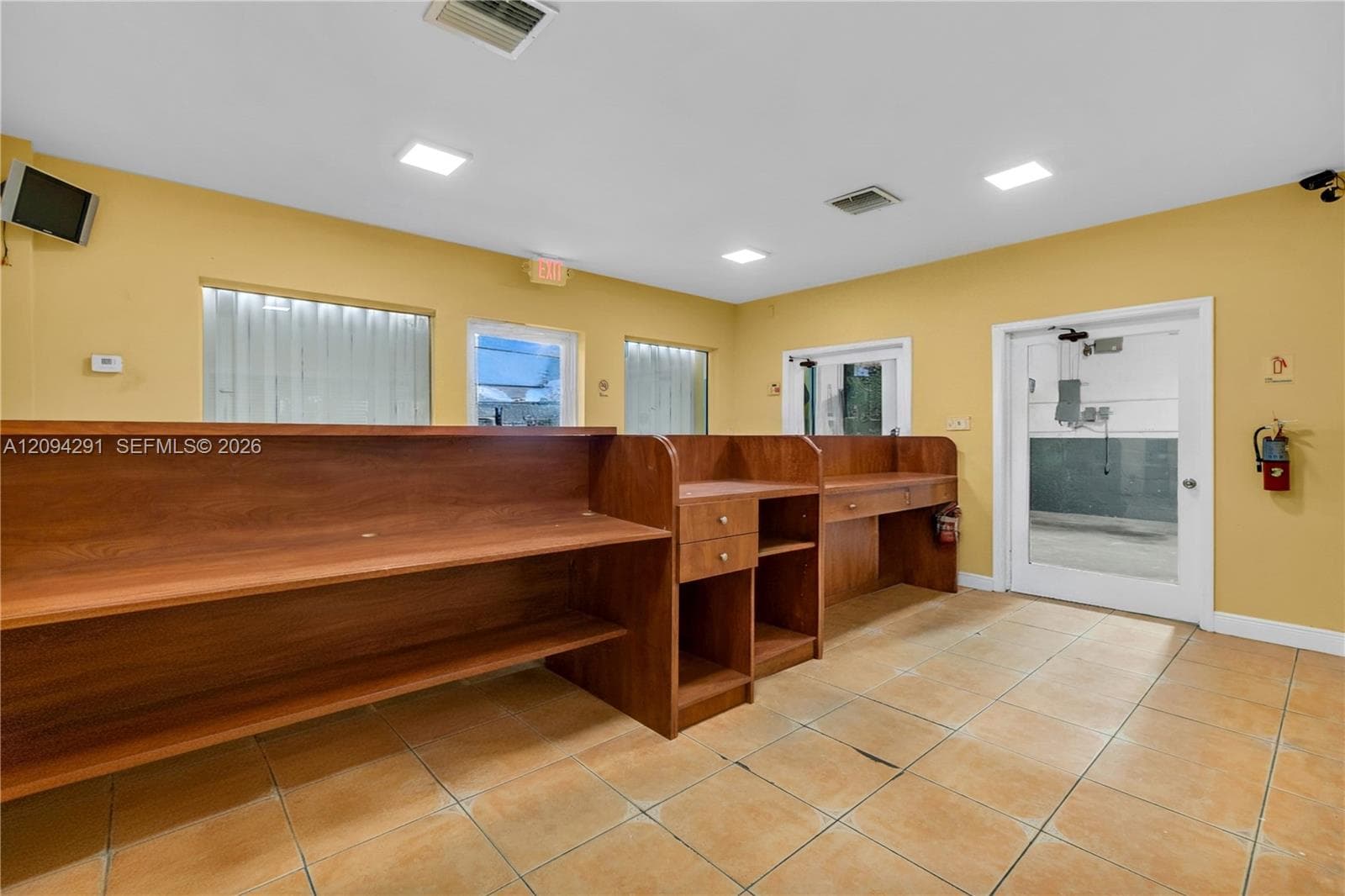 2726 NW 35th St, Miami FL 33142