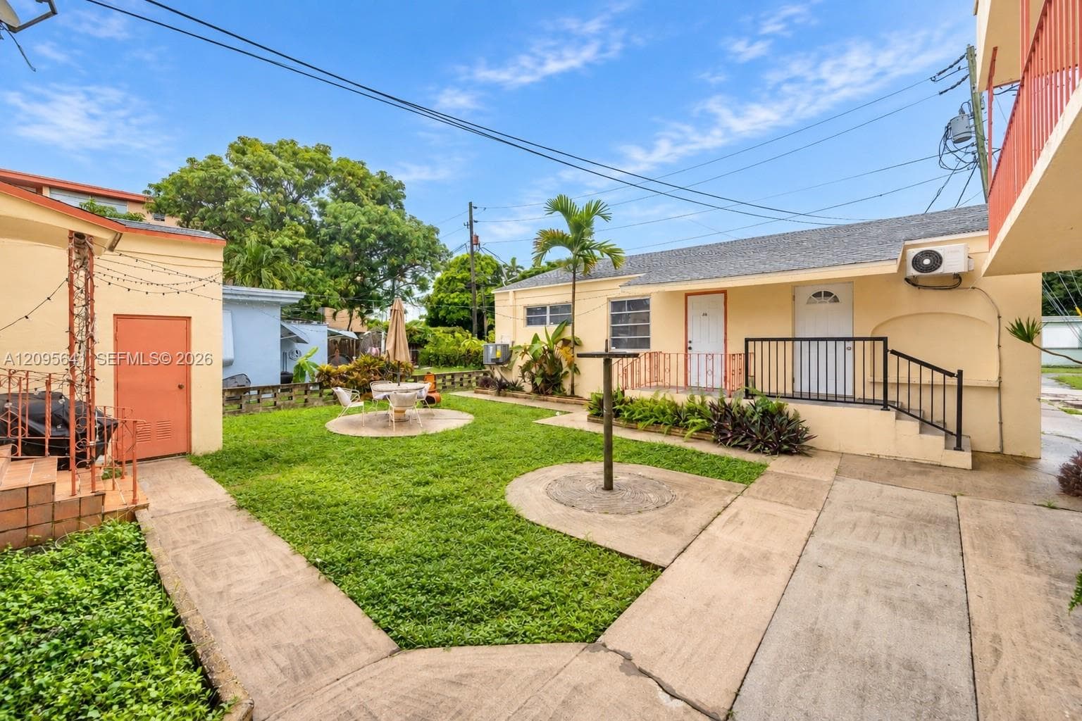 2028 Fillmore St, Hollywood FL 33020