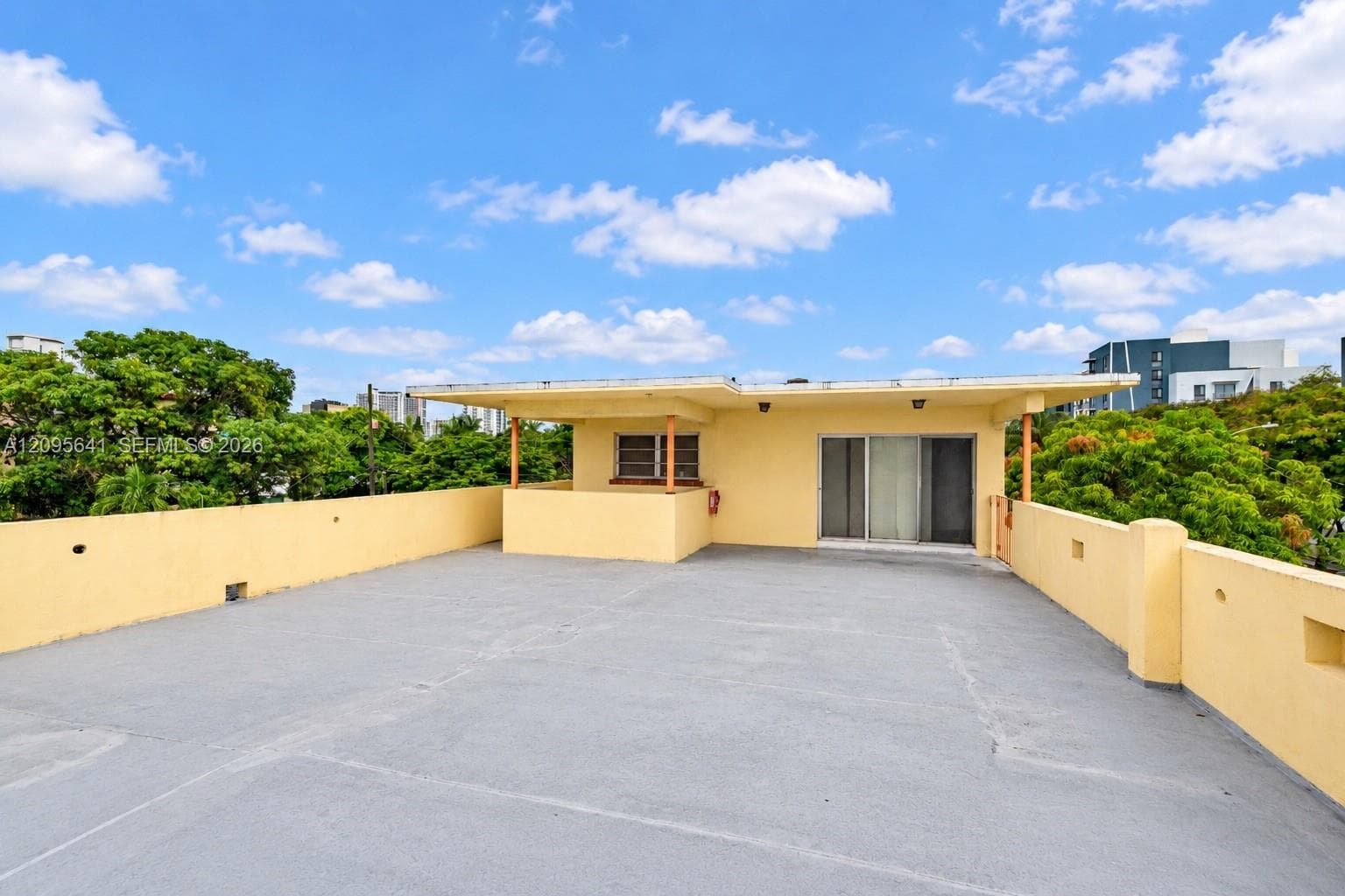 2028 Fillmore St, Hollywood FL 33020