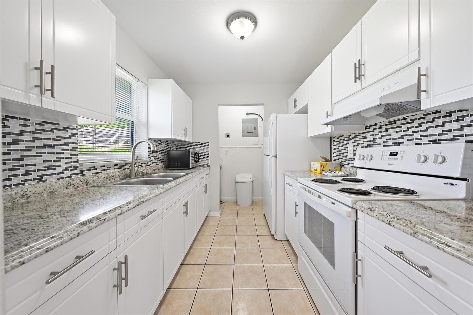 1615 S N St-7