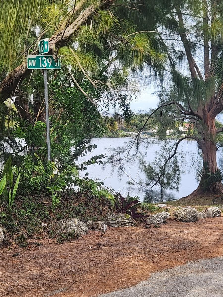 North Miami, FL, 33167