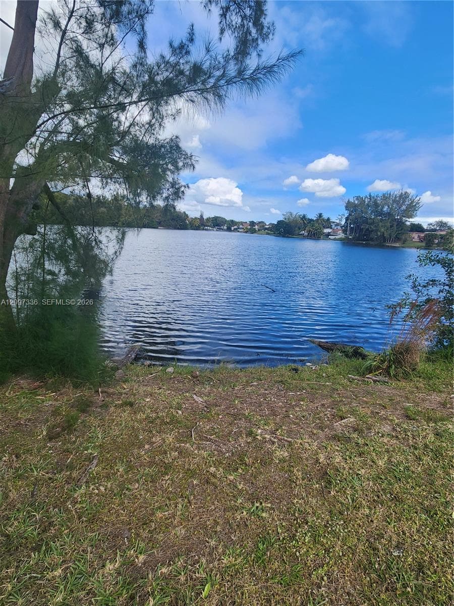 North Miami, FL, 33167