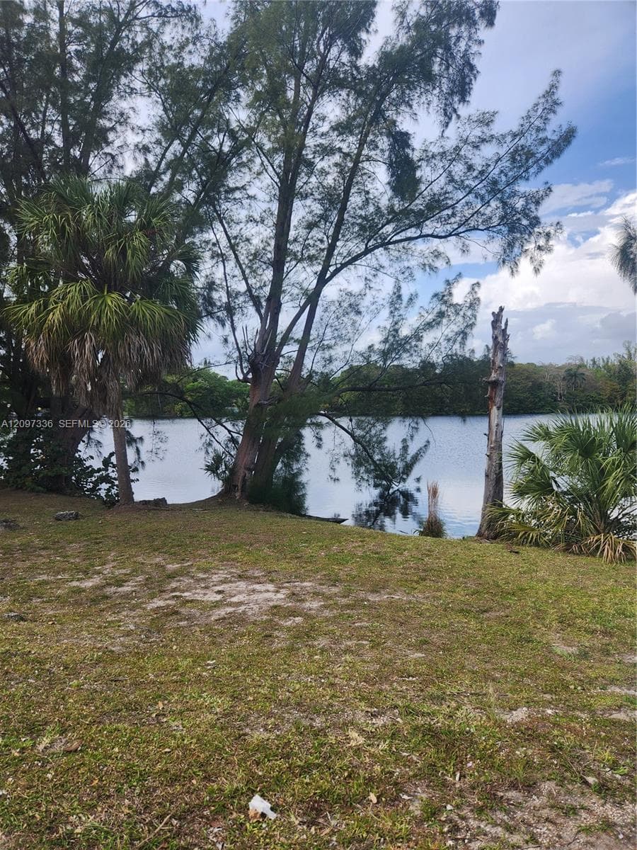 North Miami, FL, 33167