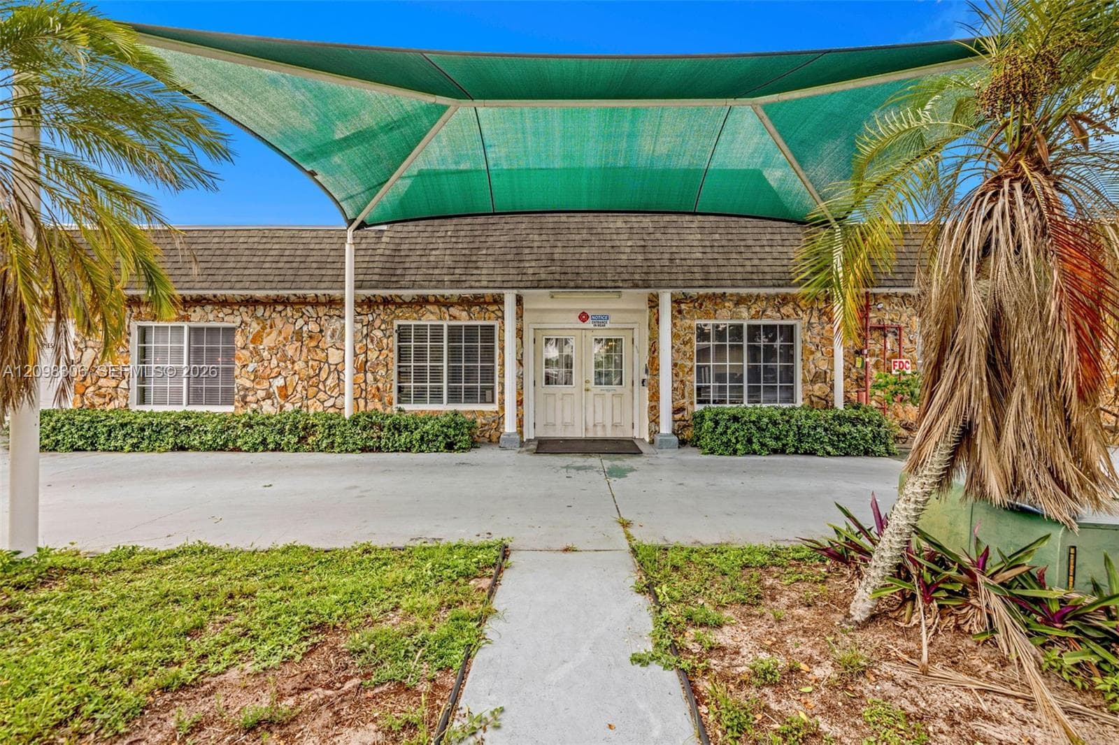 6810 SW 7th St, Margate FL 33068