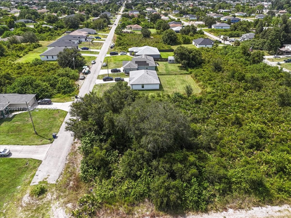 3702 25 ST SW, Lehigh Acres FL 33976