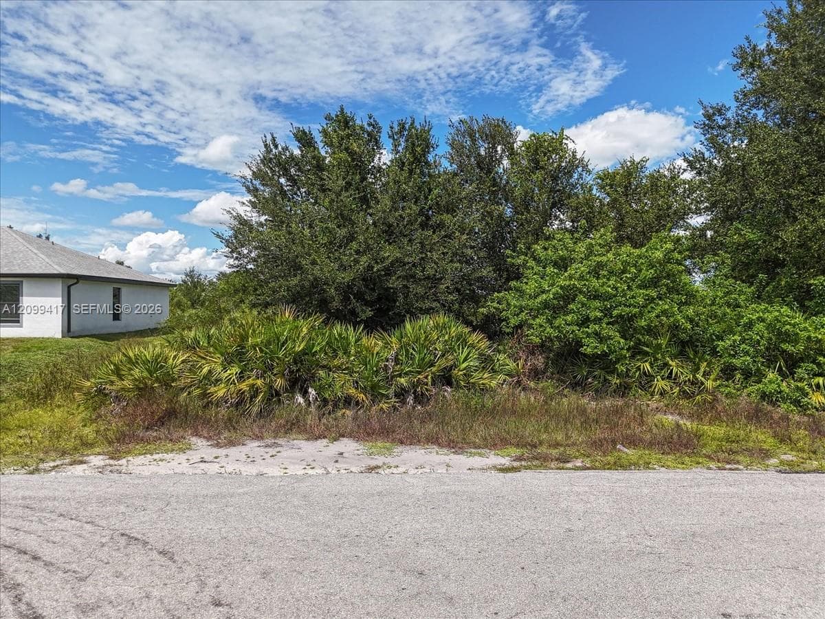 3702 25 ST SW, Lehigh Acres FL 33976