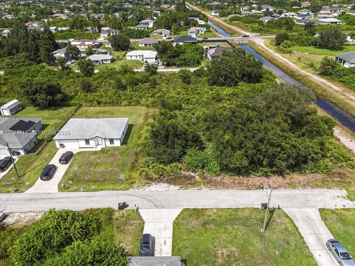3702 25 ST SW, Lehigh Acres FL 33976