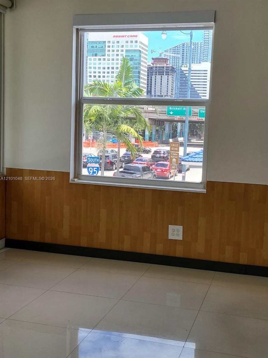 436 SW 8th St, Miami FL 33130