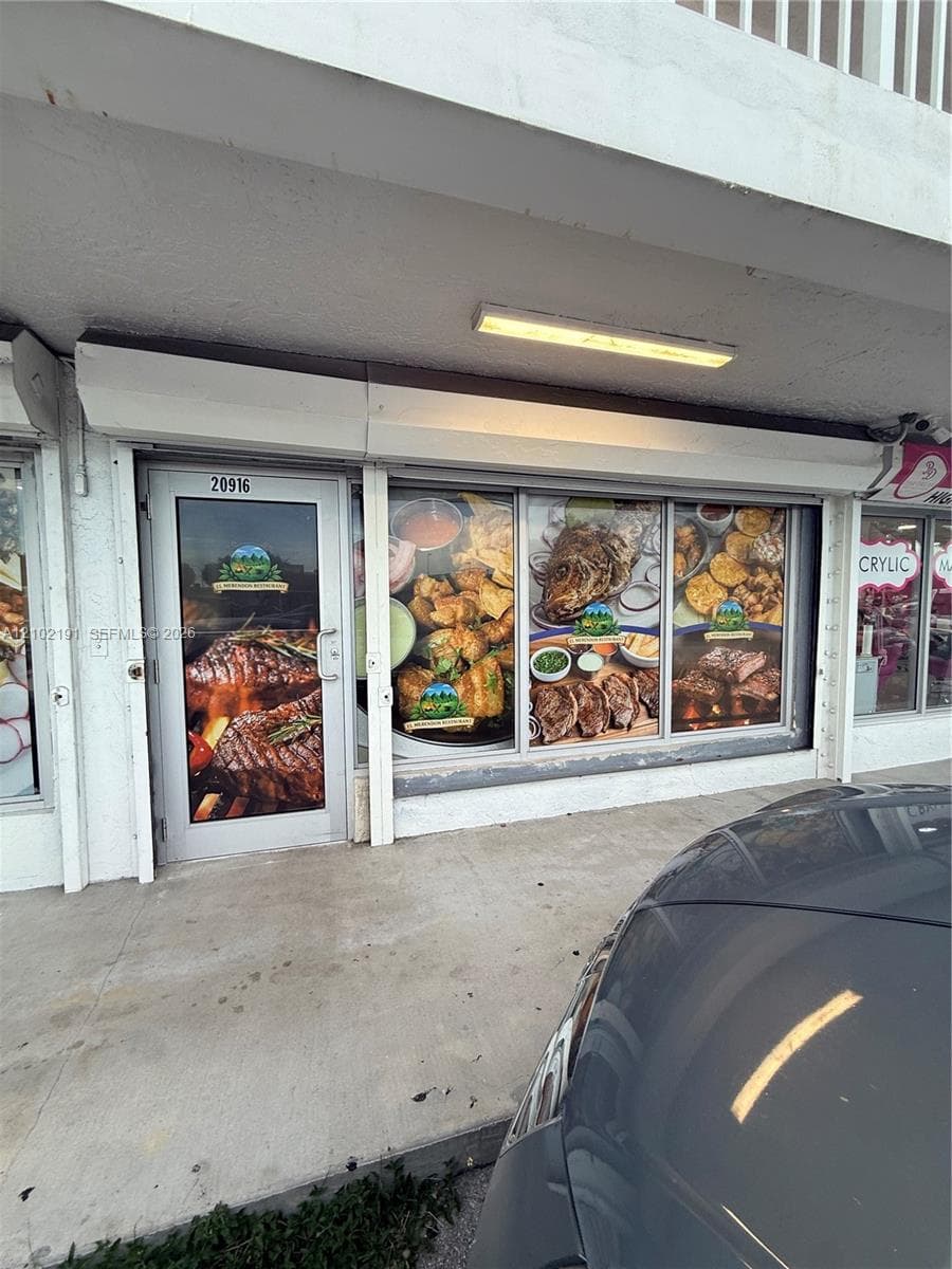 20920 S Dixie Hwy, Miami FL 33189