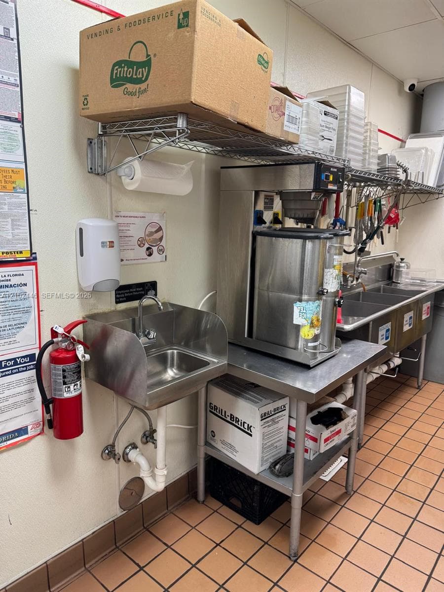 KITCHEN