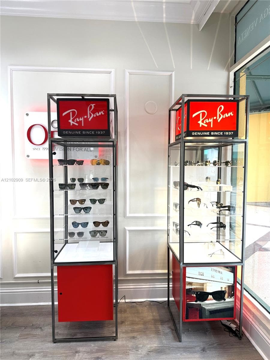NE 207th st, Aventura FL 33180