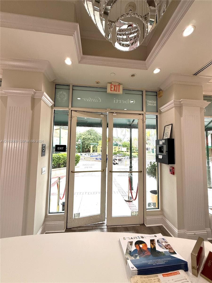 NE 207th st, Aventura FL 33180