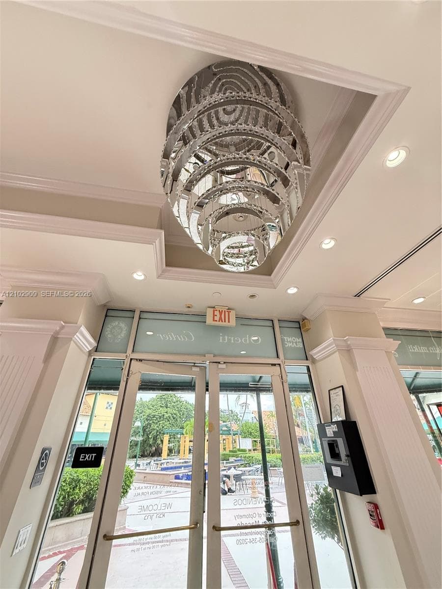 NE 207th st, Aventura FL 33180