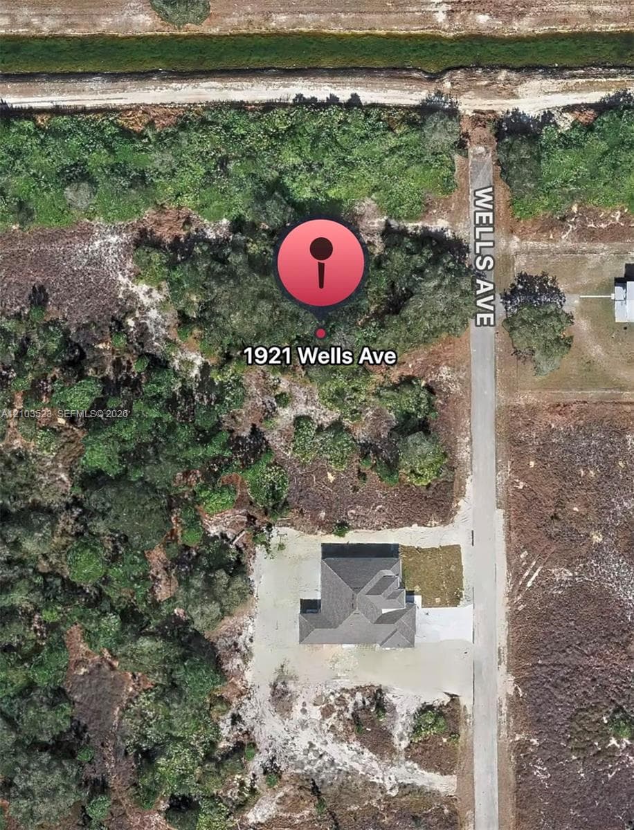 1921 WELLS AVE, Lehigh Acres FL 33972